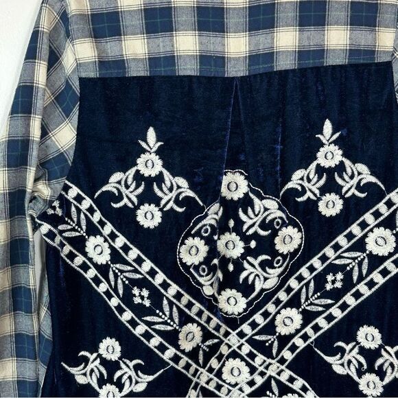 Soft surroundings velvet and crochett shirt - Picture 7 of 8